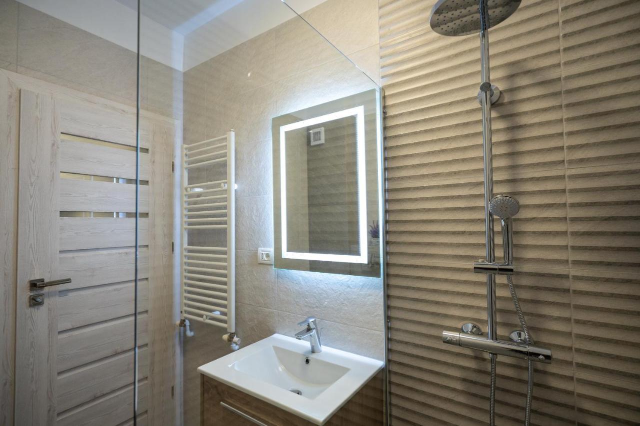 Moonlight Mamaia Apartments מראה חיצוני תמונה